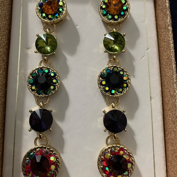 Woman’s Beautiful jeweled dangling earrings. Approx 3.5-4”.NWNT. - Picture 3 of 13